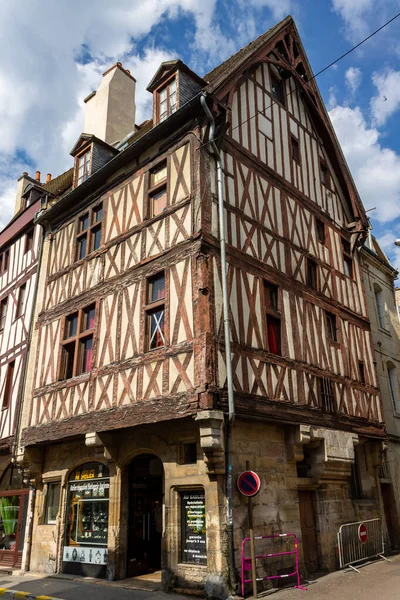 Plano Vertical Del Edificio Tradicional Madera Marrón Dijon Francia — Foto de Stock