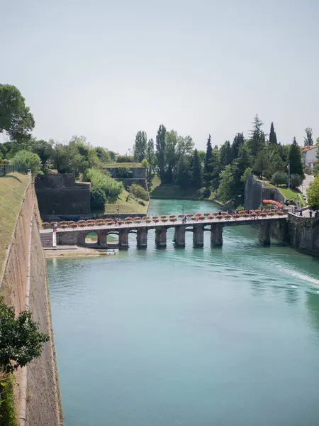 Close Uma Ponte Sobre Rio Itália — Fotografia de Stock