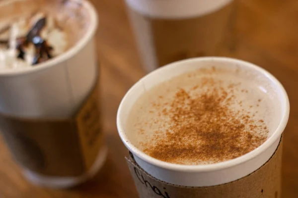 Closeup Shot Three Coffee Drinks Counter — Stock Photo, Image