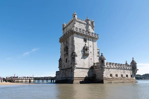 Una Splendida Vista Una Belem Tower Con Turisti Una Giornata — Foto Stock