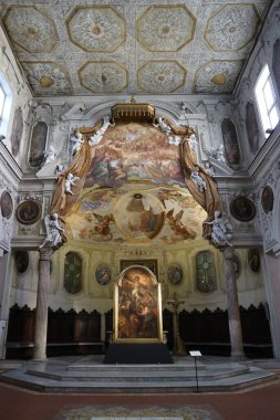 Napoli katedralinin içi, İtalya.