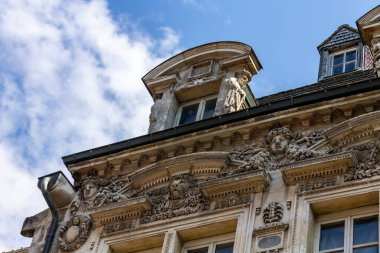 Dijon, Fransa 'daki binaların güzel mimari detayları.