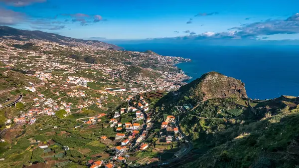 Uma Bela Vista Ilha Portuguesa Com Luz Solar — Fotografia de Stock