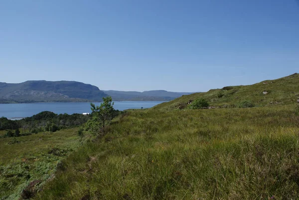 Μια Όμορφη Θέα Στη Λίμνη Στη Σκωτία — Φωτογραφία Αρχείου