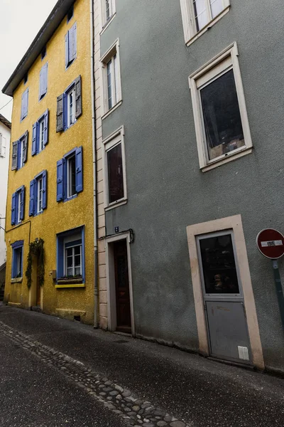 Vertical Shot Streets Les Thermes Colorful Building Facades France — Stock Photo, Image