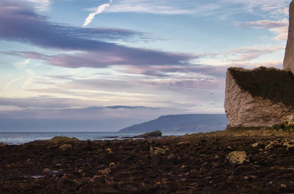 Culver Kayalığı kıyısında bir su kütlesi, Wight Adası.