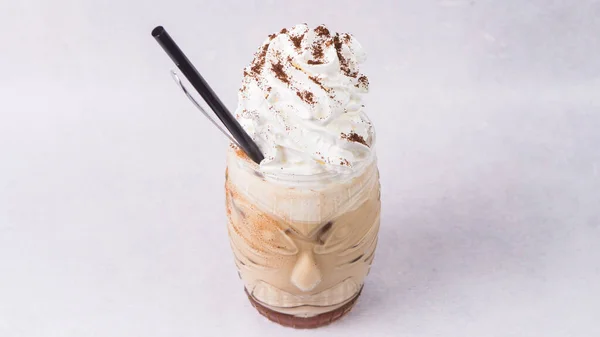 Pamuk Şeker Vanilyalı Dondurmalı Buzlu Kahve — Stok fotoğraf
