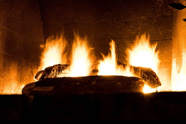 Pieces Wood Being Burnt Flames Chimney — Stock Photo, Image