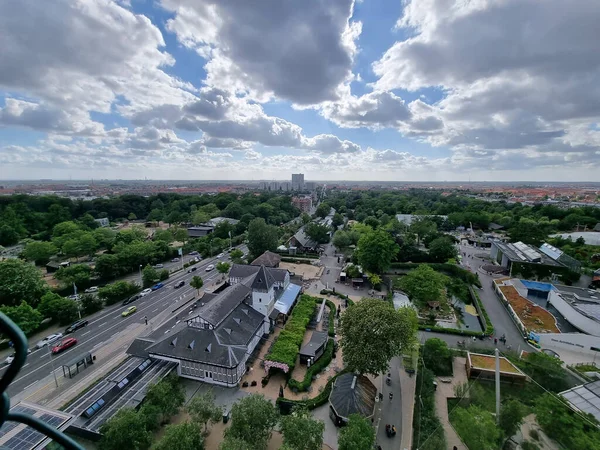 Захватывающий Вид Красивые Здания Улицами Деревьями Против Облачного Неба Копенгагене — стоковое фото