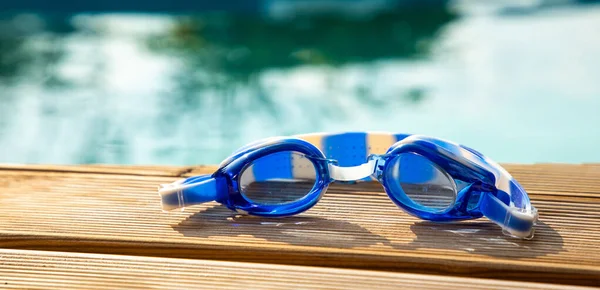 Closeup Shot Swimming Goggles Swimming Pool Summer — Stock Photo, Image