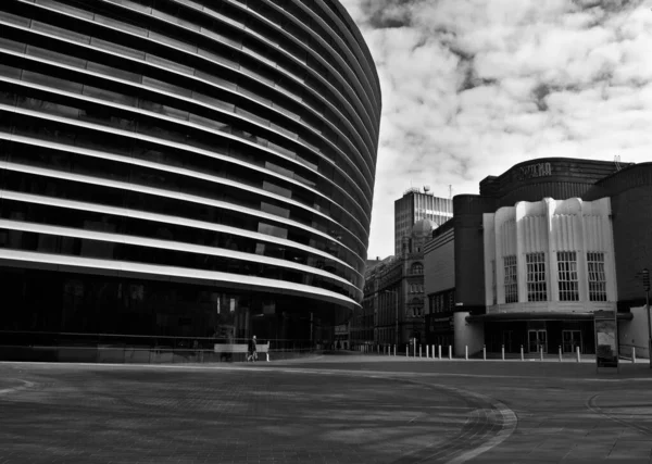 Grayscale Shot Part Circular Modern Building Open Space Clouds — Stock Photo, Image