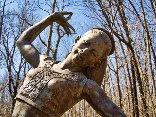 Plan Rapproché Une Statue Femme Arboretum Overland Park États Unis — Photo