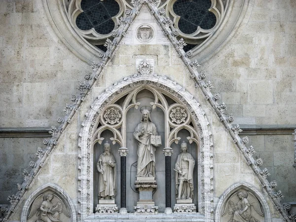 Воротильный Треугольник Статуей Христа Над Главным Входом Загребский Собор Хорватии — стоковое фото