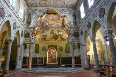 Napoli katedralinin içi, İtalya.