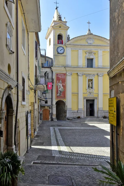 Lazio Talya Güneşli Bir Günde Vallecorsa Köyünde Dar Bir Caddenin — Stok fotoğraf