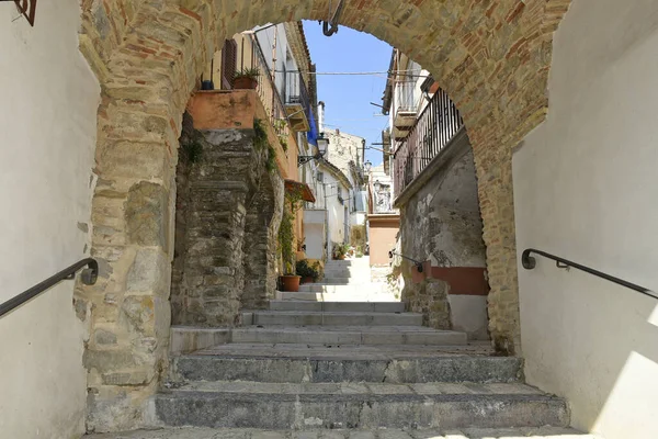 意大利贝内文托省Galdo的San Bartolomeo一条狭窄的街道 — 图库照片