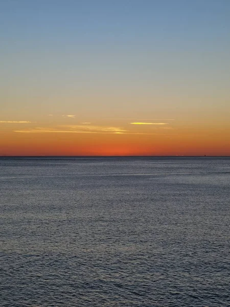Een Schilderachtig Uitzicht Vreedzame Zee Bij Zonsopgang — Stockfoto
