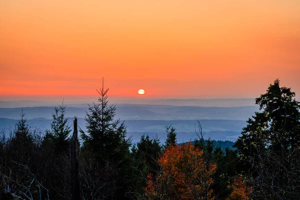 Μια Όμορφη Φωτογραφία Του Ηλιοβασιλέματος Από Την Οροσειρά Taunus Στην — Φωτογραφία Αρχείου