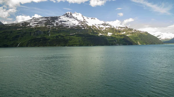 Día Tranquilo Prince William Sound Whittier Alaska Con Colinas Nevadas — Foto de Stock
