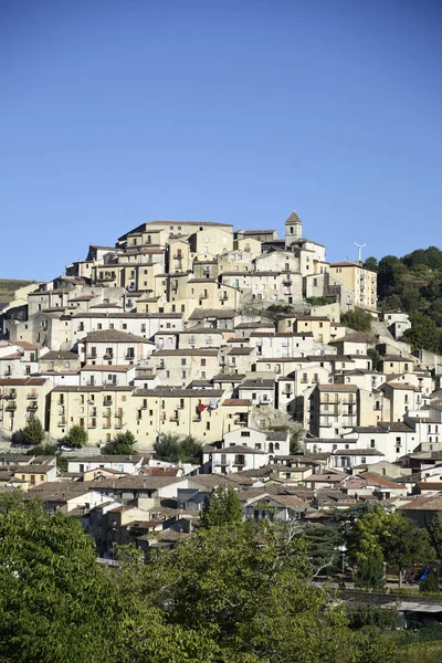 Μια Κάθετη Κοντινή Άποψη Της Πόλης Calvello Στην Περιοχή Basilicata — Φωτογραφία Αρχείου