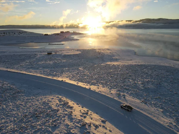 Χειμερινή Ανατολή Πάνω Από Λίμνη Φράουλα Επικεφαλής Προς Νερό — Φωτογραφία Αρχείου