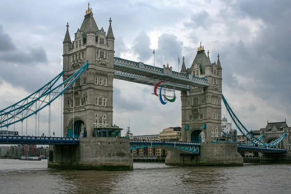 Londra Nın Thames Nehrindeki Ünlü Tower Bridge Manzarası — Stok fotoğraf