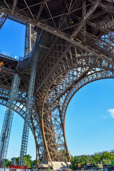 Tiro Ângulo Baixo Parte Inferior Torre Eiffel Durante Construção Paris — Fotografia de Stock