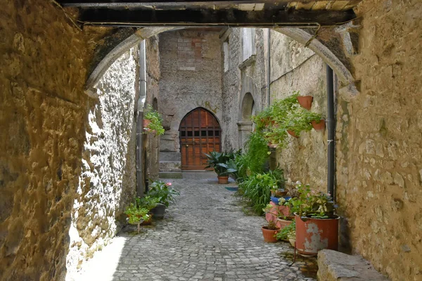 Вузька Вулиця Старими Будинками Селі Валлекорса Лаціо Італія — стокове фото