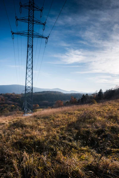 電気塔の垂直ショット — ストック写真