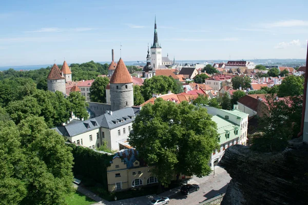 エストニアのタリンの絵のような空中風景 — ストック写真