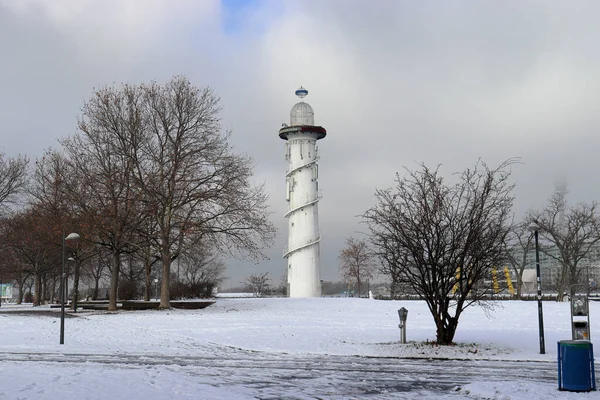 Soğuk Bir Kış Gününde Viyana Deniz Feneri Leuchtturm Karla Kaplıydı — Stok fotoğraf