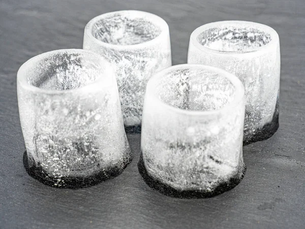 Primer Plano Unos Hermosos Vasos Hechos Hielo Clima Frío — Foto de Stock