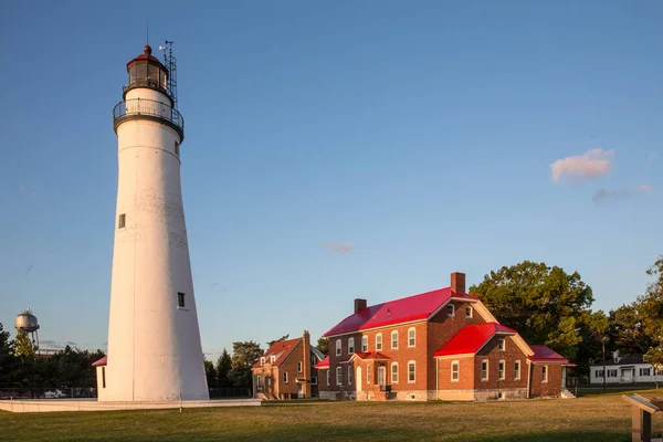 Gros Plan Phare Près Une Maison Dans Michigan — Photo