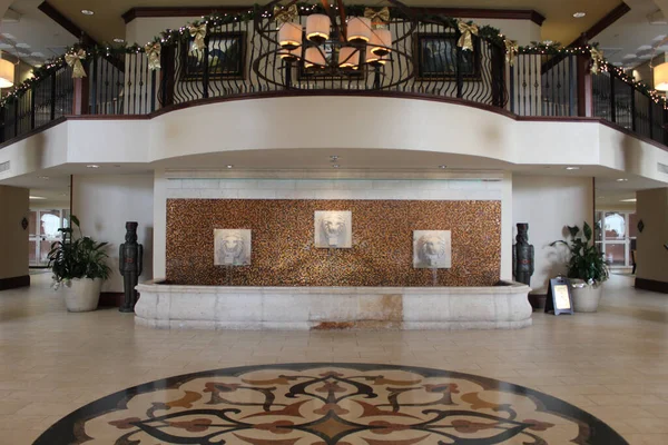 Closeup Hotel Lobby Fountains Balcony — Stock Photo, Image