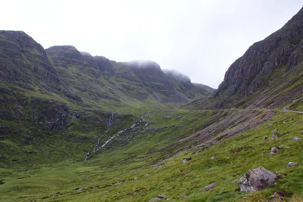 Ein Malerischer Blick Auf Die Highway Road Hügeligem Gelände Schottland — Stockfoto