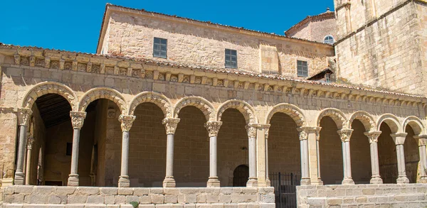Edificio Architettonico Della Chiesa Della Santissima Trinità Stile Romanico — Foto Stock