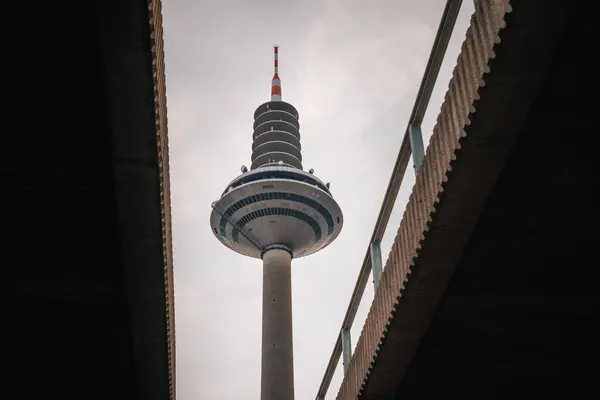 Eine Nahaufnahme Des Fernsehturms Frankfurt — Stockfoto