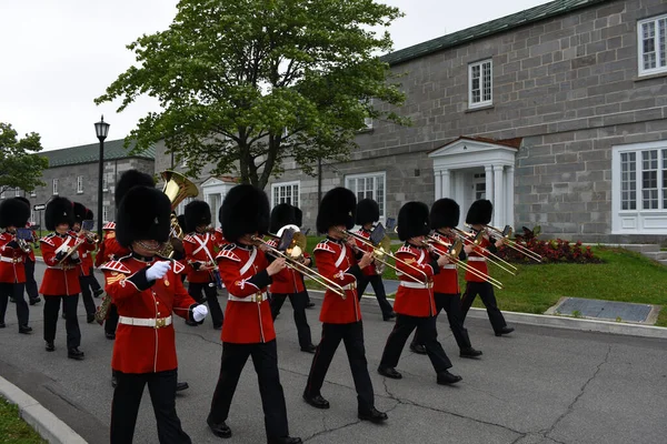 Grupp Marscherande Kanadensiska Vakter Quebec City Kanada — Stockfoto