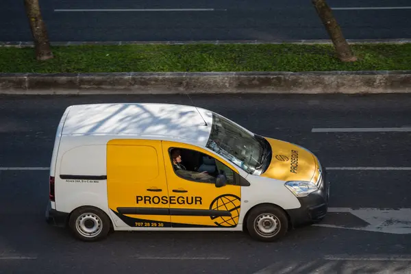 Szenische Aufnahme Eines Prosegur Wagens Für Multinationale Sicherheitsunternehmen Den Straßen — Stockfoto