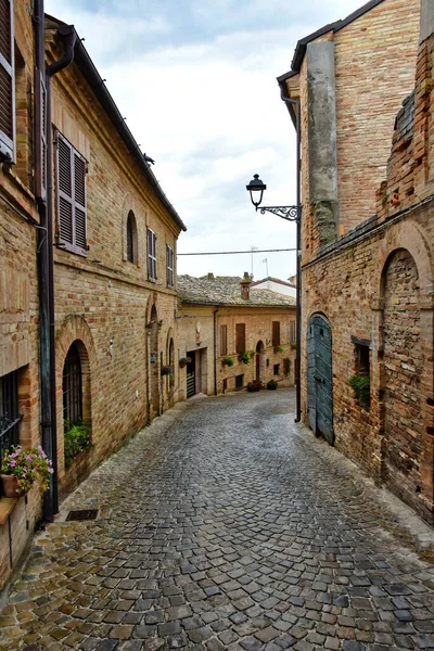 Colpo Verticale Stradina Tra Antiche Case Montecosaro Borgo Medievale Delle — Foto Stock