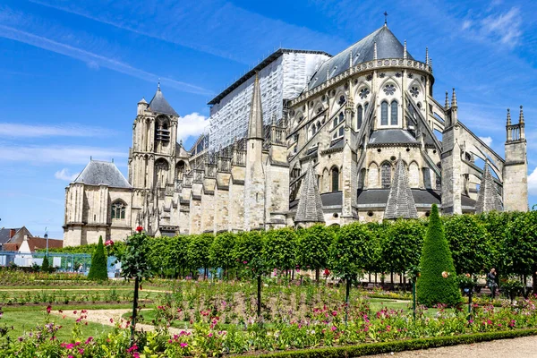 Catedral Bourges Jardín Flores Francia Europa —  Fotos de Stock