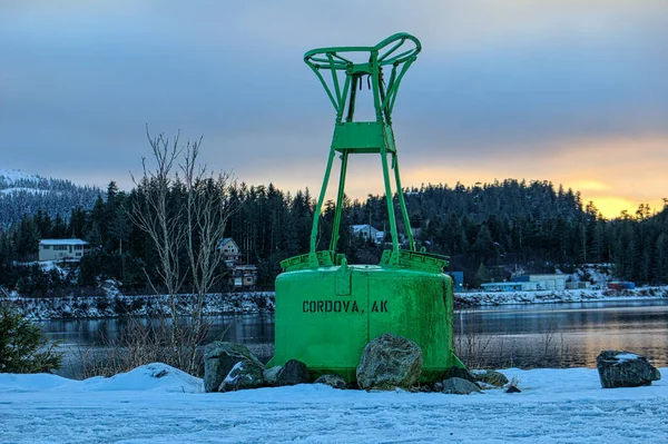 Oil Derrick Lake Wintertime Sunset — Stock Photo, Image