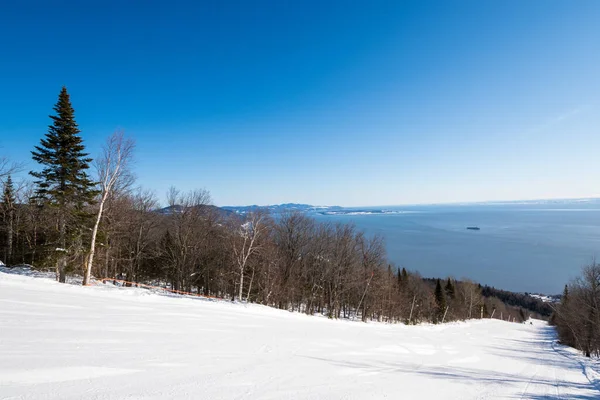 Prachtig Uitzicht Zee Bij Bergen Winter — Stockfoto