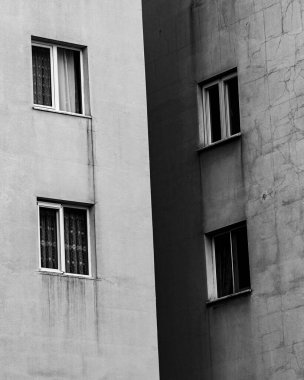 İstanbul, Türkiye 'de pencereli beton binalar