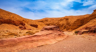 Kızıl Kanyon, İsrail 'de güzel bir kırmızı kumtaşı oluşumu.