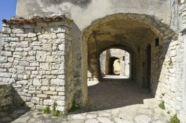 İtalya 'da Cercemaggiore' da bir caddeye yakın çekim