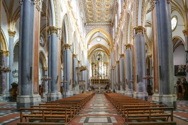 Napoli, İtalya 'daki Aziz Dominic Major' a adanmış kilisenin içi.