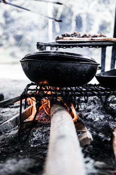 Vertical Closeup Cauldron Fire Cooking Outdoors — Stock Photo, Image