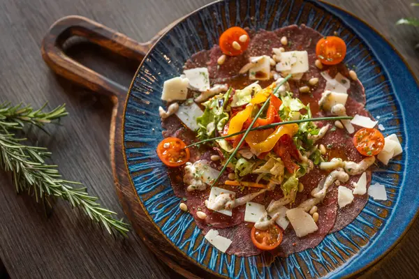 Top View Healthy Salad Vegetables Cheese Smoked Beef Carpaccio — Stock Photo, Image