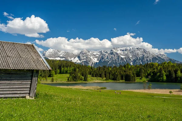 Vedere Pitorească Unui Lac Geroldsee Munților Karwendel Din Bavaria Germania — Fotografie, imagine de stoc